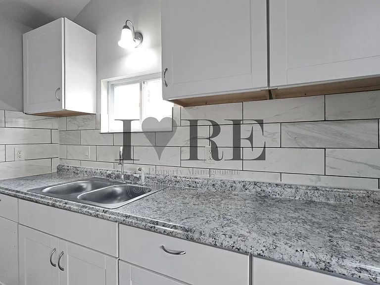 1555 Myrtle Ave — Photo 14