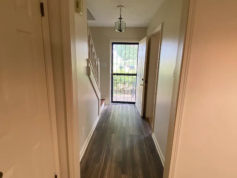 5211 Kimbark Woods Dr — Photo 7