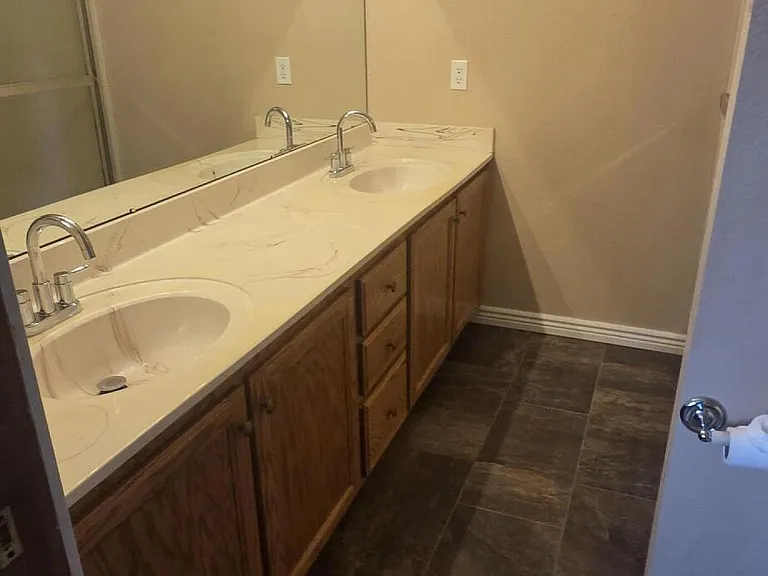 5738 E Ellis St — Photo 11