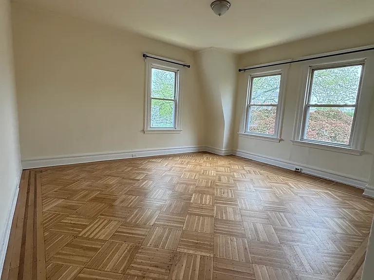 132 William St #2 — Photo 2