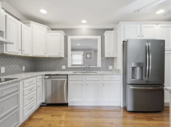 518 Jefferson Ave E, Carthage, TN 37030