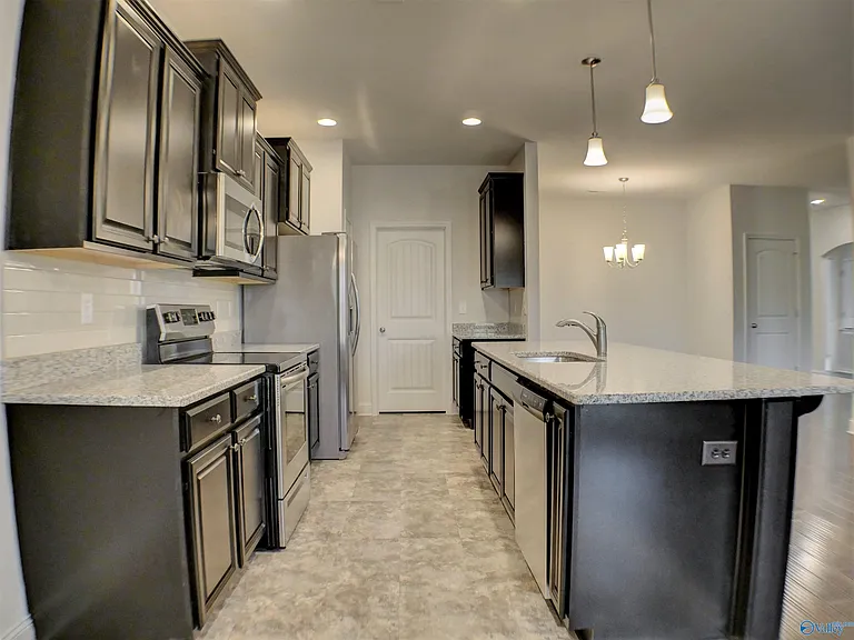 210 Properzi Way SW — Photo 8
