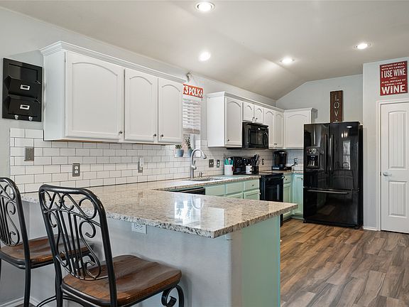 2nd image of 3621 Wolf Creek Ln