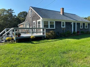 25 Old Phinneys Ln, Barnstable, MA 02630