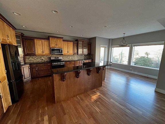 3rd image of 75 S Royal Abbey Rise NW