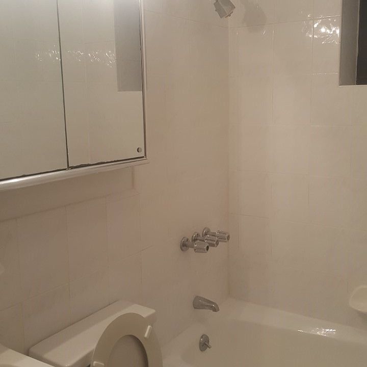 2nd image of 514 9th St APT 1A