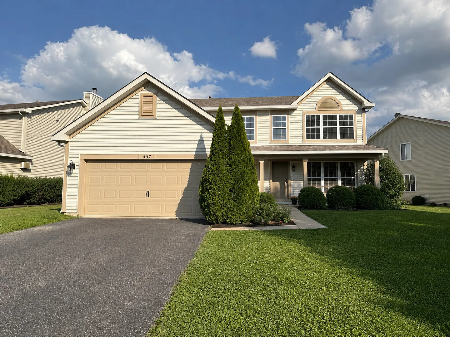 4 bed, 2.5 bath, 2128 sqft, $3,200 — Photo 1