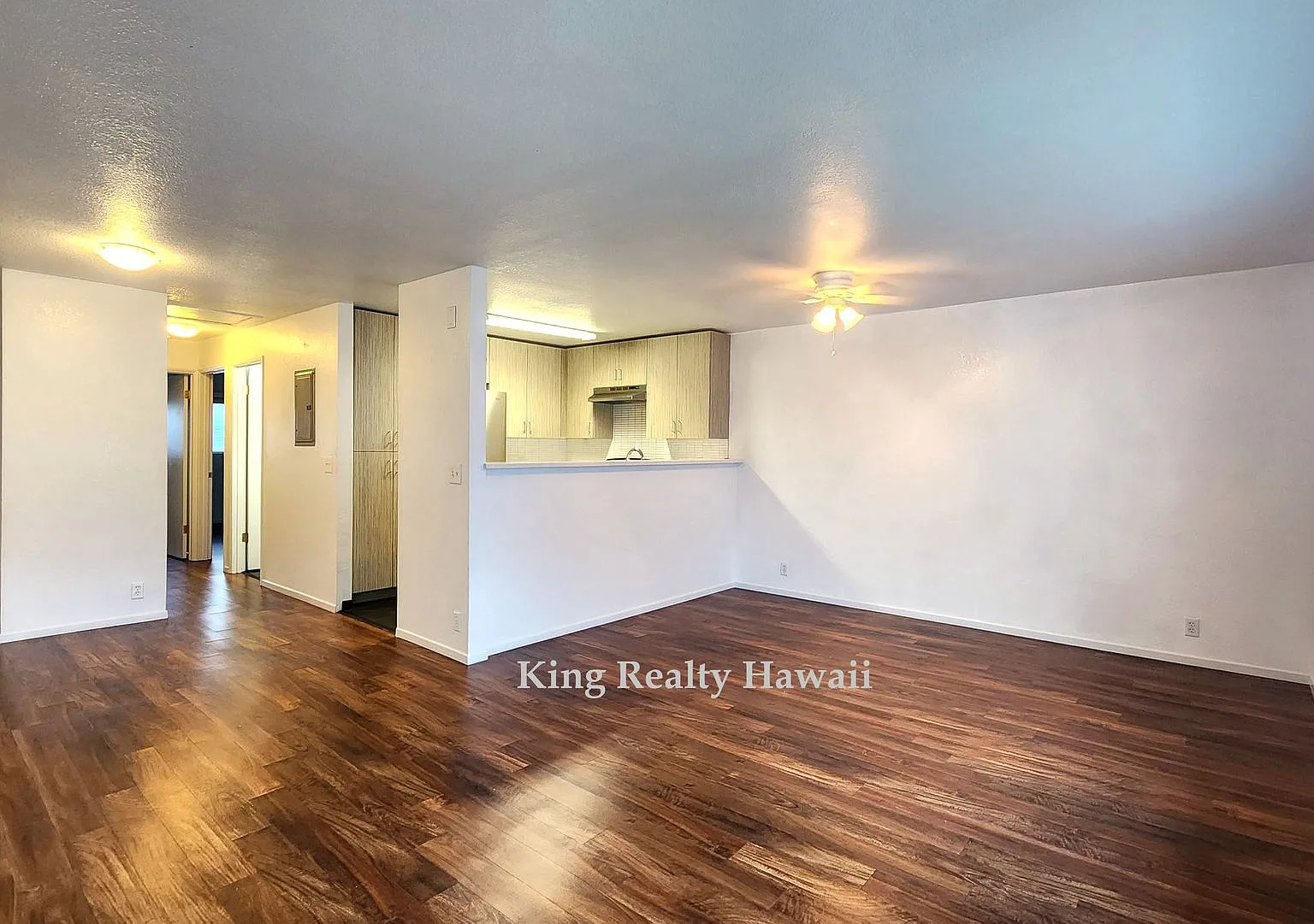** Very Clean & Recently Upgraded 2 Br / 1 Ba / 2 Prkg. A Must See — Photo 1
