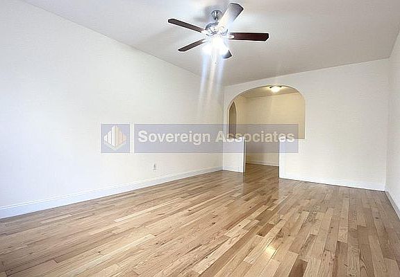 3rd image of 30 Cooper St APT 1B