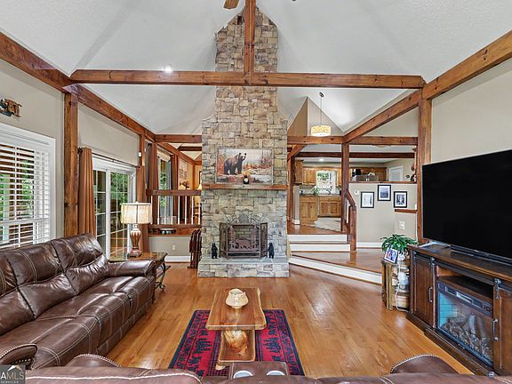 3rd image of 171 Bell Colony Rd
