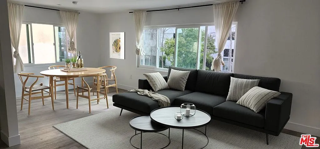 1 bed, 1.0 bath, 920 sqft, $3,200 — Photo 2