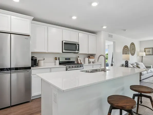 770B Concord Cir, Burlington, WI 53105