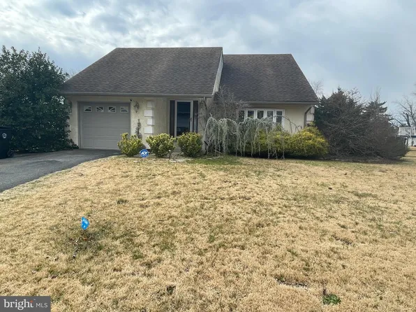 37 Penfield Ln, Sicklerville, NJ 08081