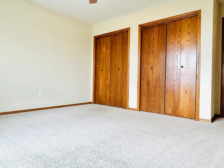 1110 Country Club Ln — Photo 13