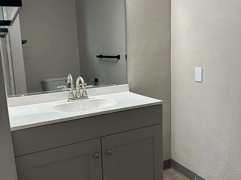 1157 Ravenwood Rd — Photo 5