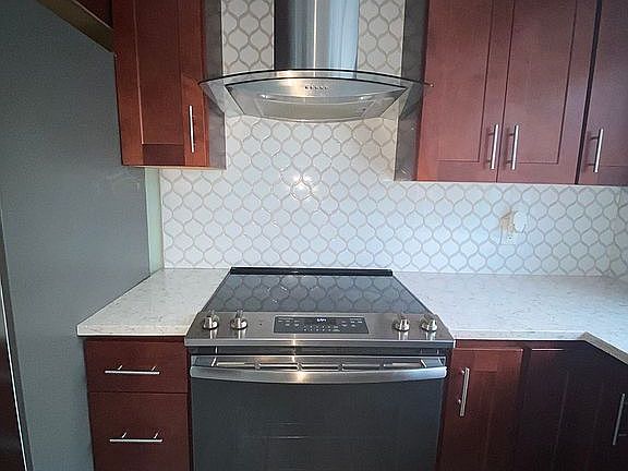 2nd image of 2431 Normandy Ct
