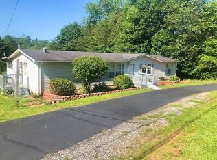 4199 Smokey Creek Rd, Lenoir, NC 28645