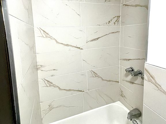 5th image of 224 B Ave #6