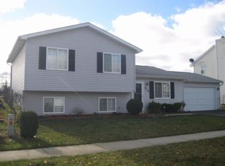 838 Cricket Xing, Pinckney, MI