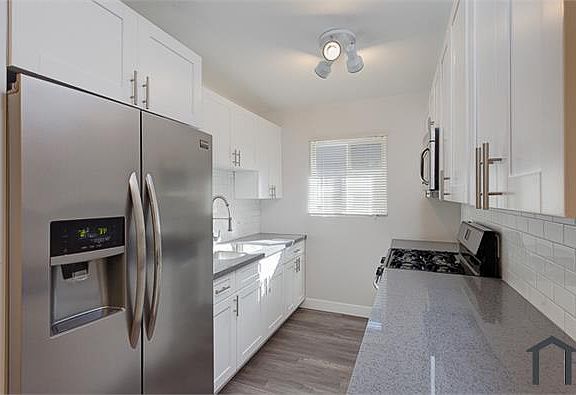 4th image of 1942 S La Cienega Blvd Unit 7