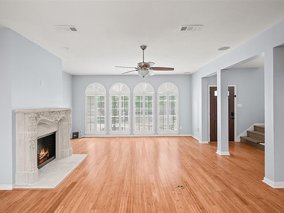 4th image of 4431 Castle Court Pl