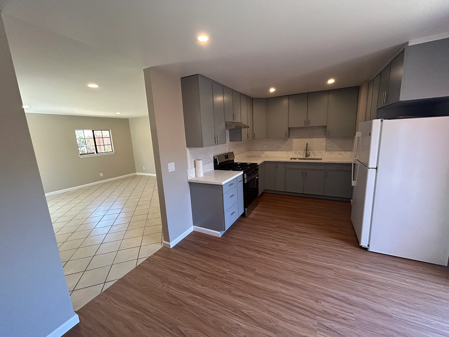 3 bed, 1110 sqft, $3,400 — Photo 4