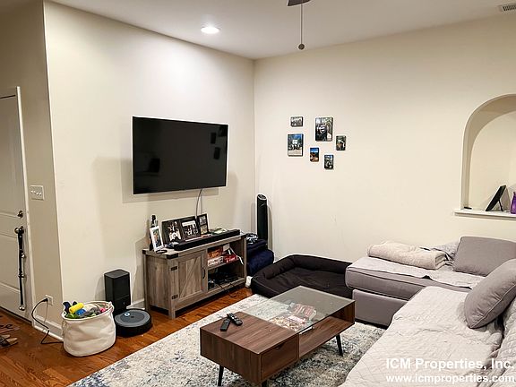 2nd image of 4655 N Wolcott Ave #1