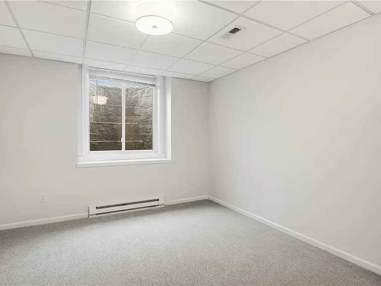 8 Nightfrost Ln — Photo 31
