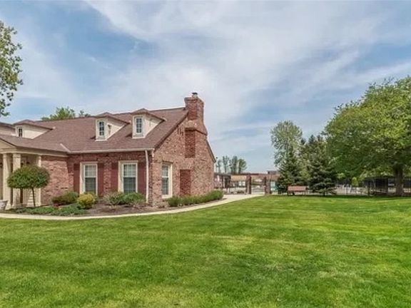3rd image of 5732 Spotswood Dr #5732