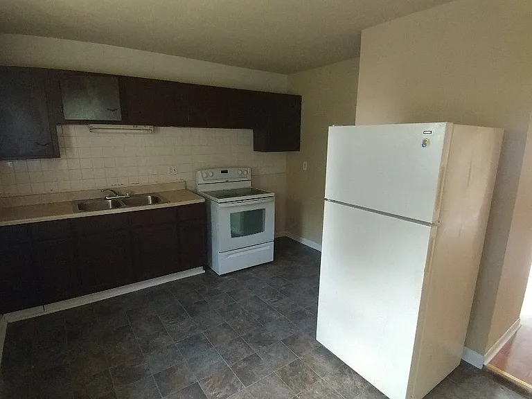 6005 Dickson Rd — Photo 12