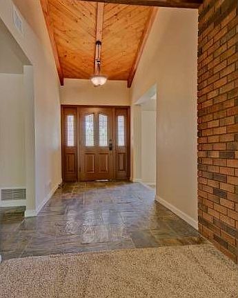 3rd image of 4024 E Glade Cir
