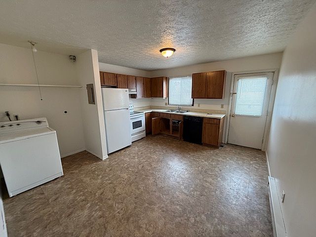 2nd image of 198 Parklane Dr