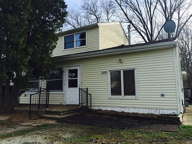 1st image of 25219 W Claridan Ave