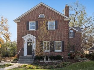 399 Hill Ave, Glen Ellyn, IL 60137