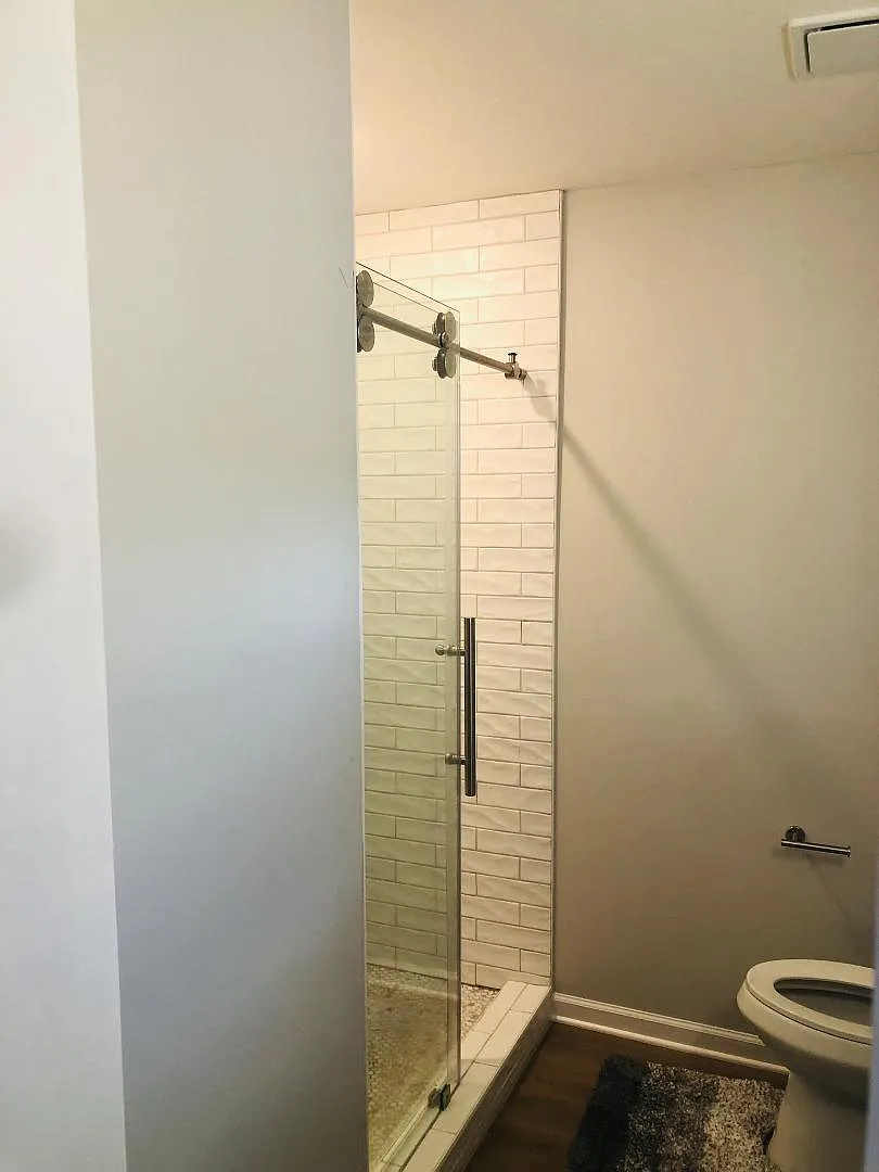 733 W 52nd St - Studio Unit D-1 — Photo 4