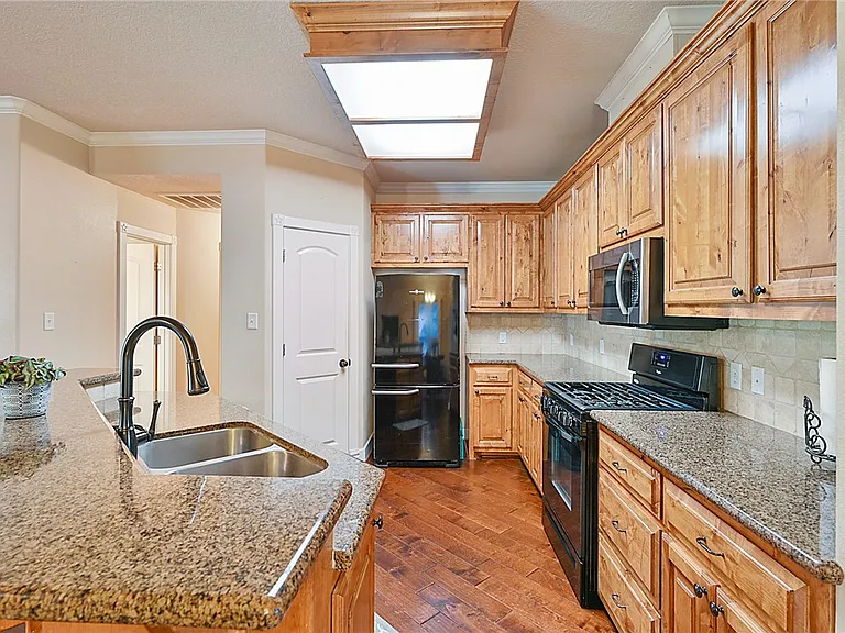 2214 Brougham Pl — Photo 7