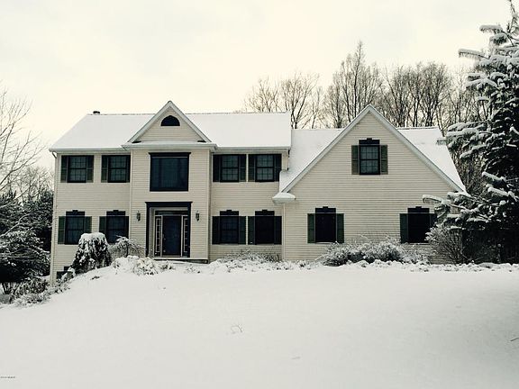 3rd image of 10010 Eaglewood Ct NE