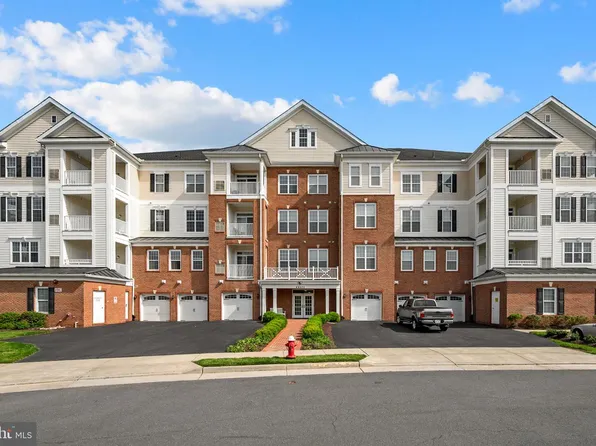 44605 York Crest Ter APT 300, Ashburn, VA 20147