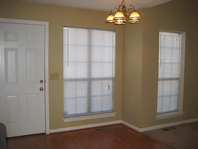 4 bed, 2.5 bath, 2074 sqft, $2,485 — Photo 4