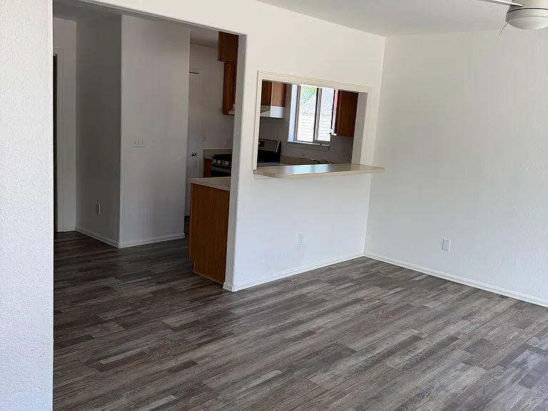 213 S Court St #B — Photo 17