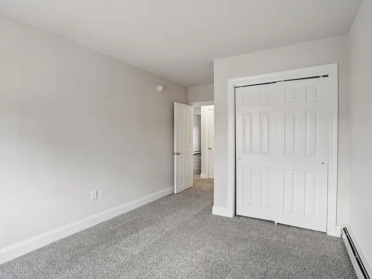 Maple Walk Apartments — Photo 21