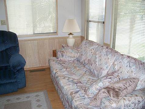Living Room/Hide-a-bed
