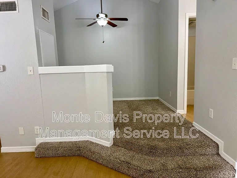 513 S Park Dr #301 — Photo 11