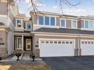 2759 Spy Glass Dr, Chaska, MN 55318
