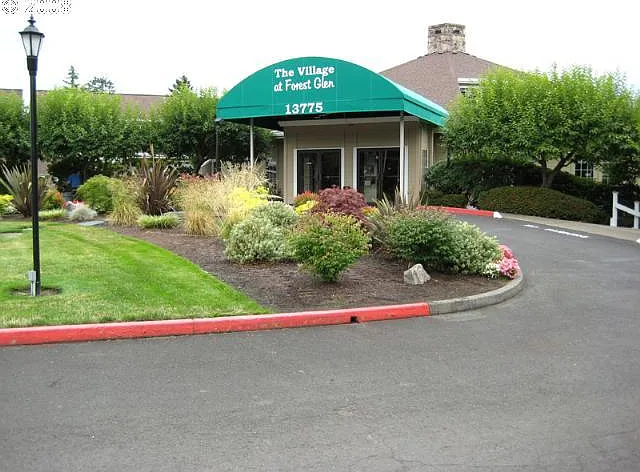 13775 SW Scholls Ferry Rd #303 — Photo 2