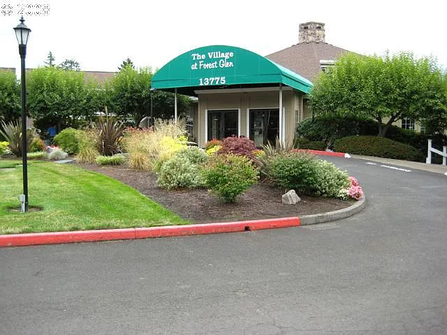 Building Photo - 13775 SW Scholls Ferry Rd #303