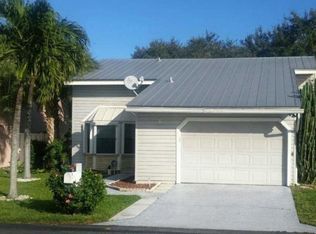 4 Hawthorne Ln, Boynton Beach, FL 33426