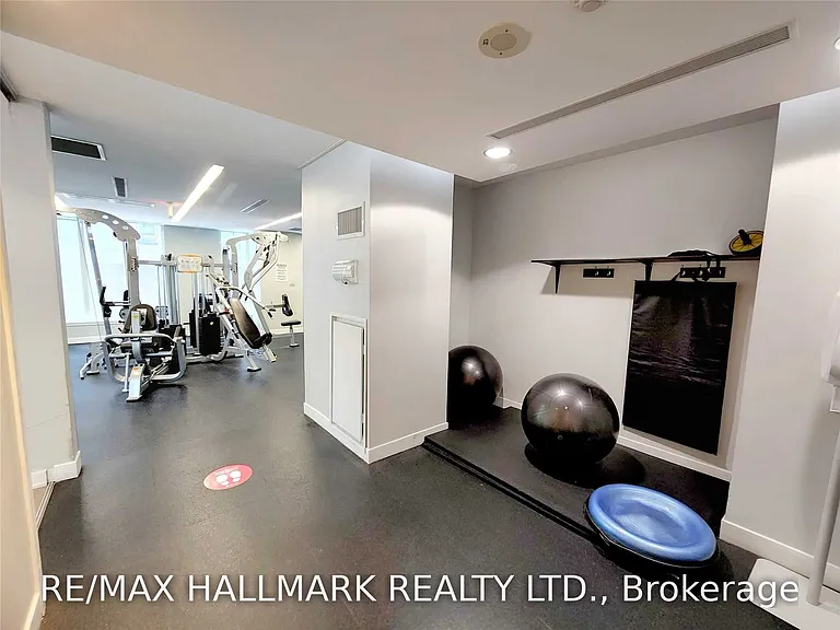 126 Simcoe St #2703 — Photo 17
