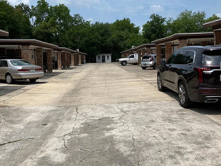 5021 Quan Dr — Photo 2