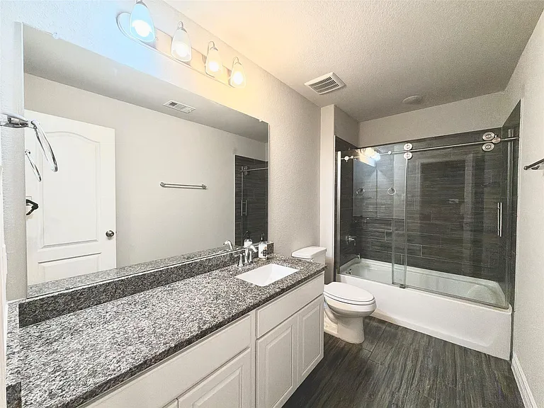 415 Northern Pike Dr — Photo 23